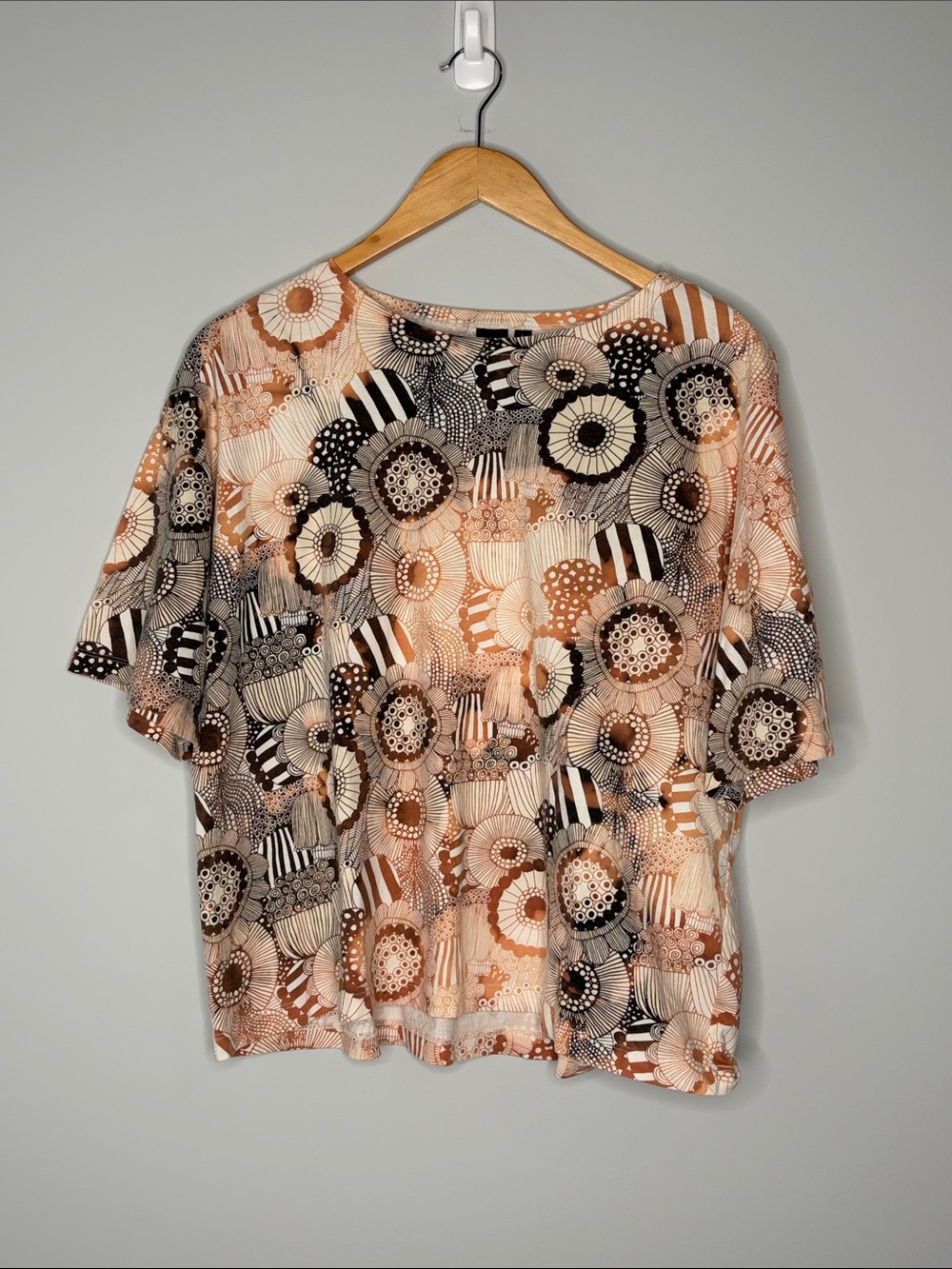 Marimekko by Uniqlo Peach and Black Floral-Print Short Sleeve Top Cotton L